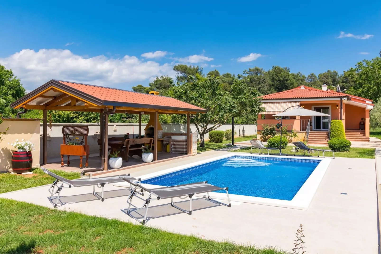 poolofhouse
