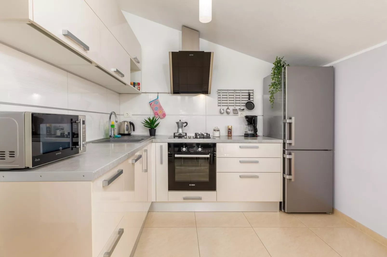 Sabi Relax Zone Apartment - Private Pool & Jacuzzi-Kitchen