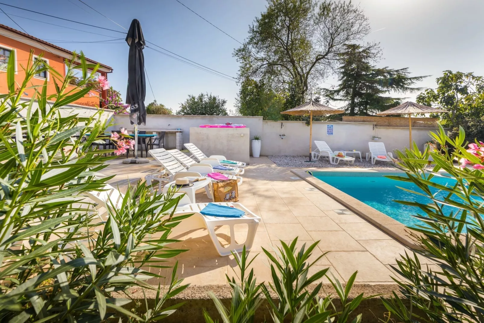 Sabi Relax Zone Apartment - Private Pool & Jacuzzi-Pool