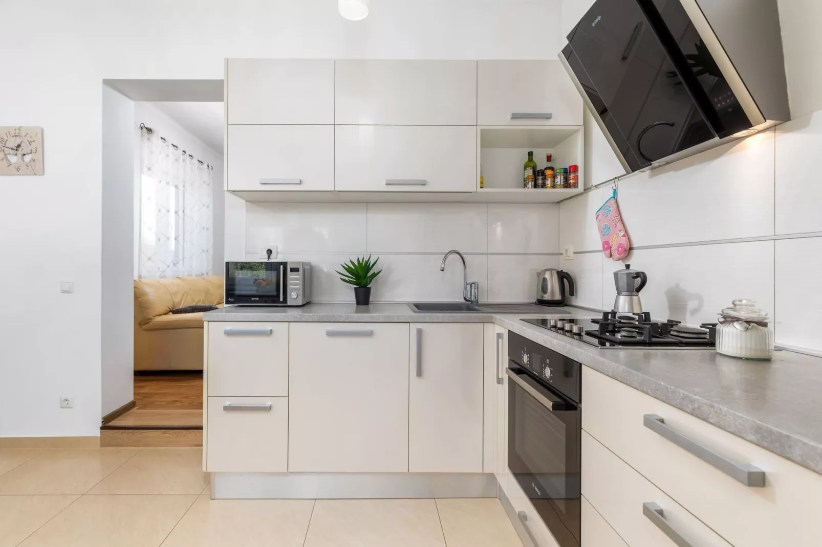 Sabi Relax Zone Apartment - Private Pool & Jacuzzi-Kitchen