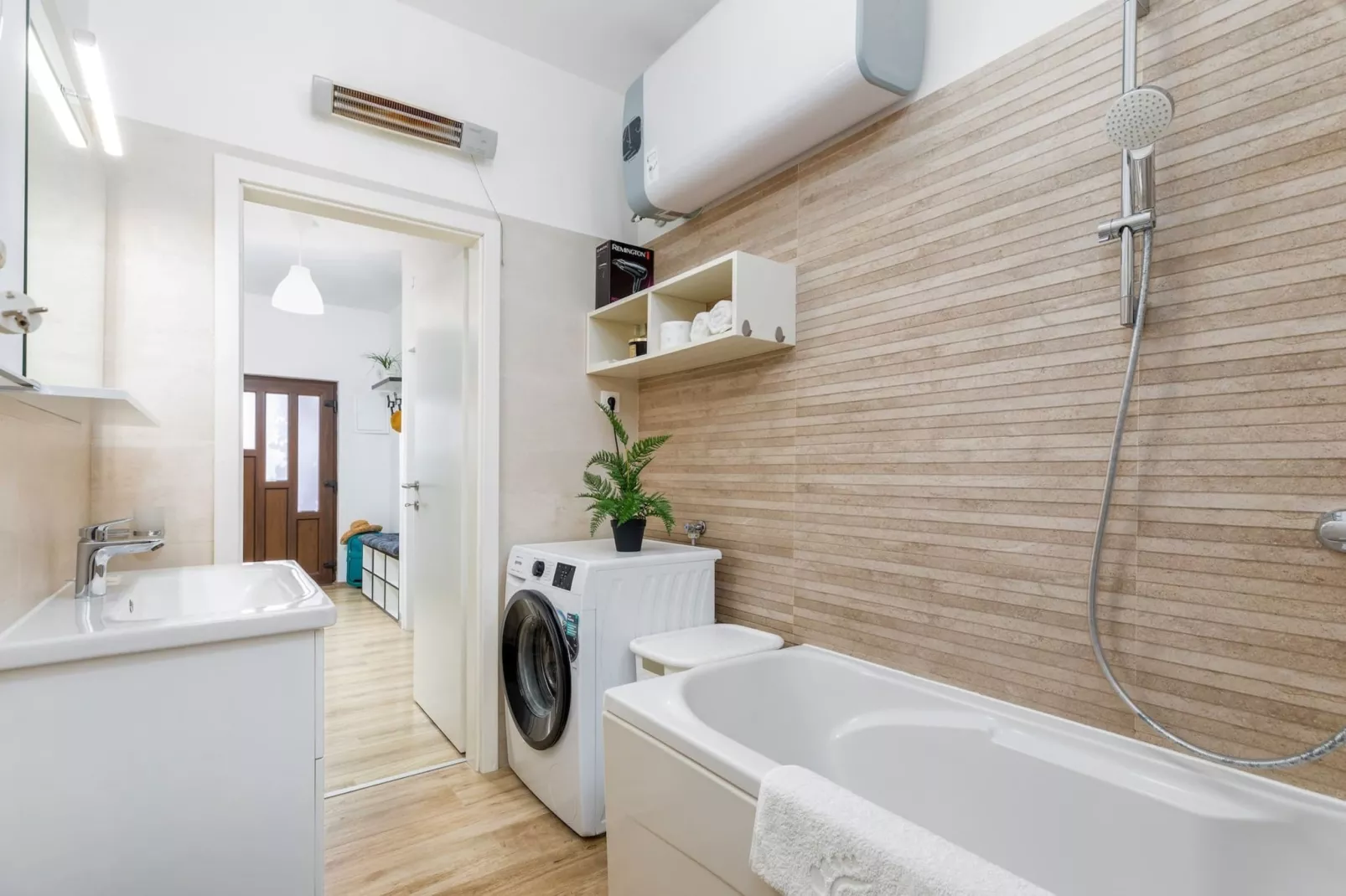 Sabi Relax Zone Apartment - Private Pool & Jacuzzi-Bathroom