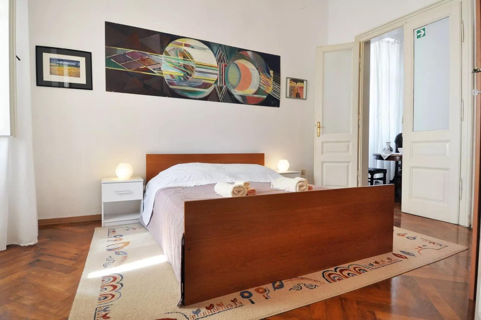 Amphitheater Art Apartment-Bedroom