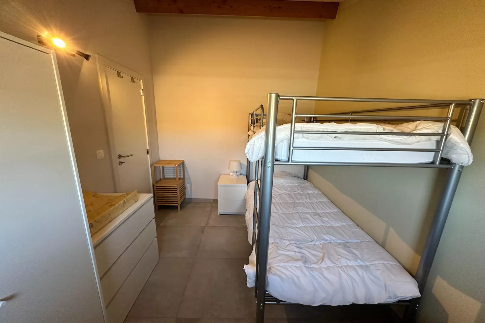 2WH / 18-Bedroom