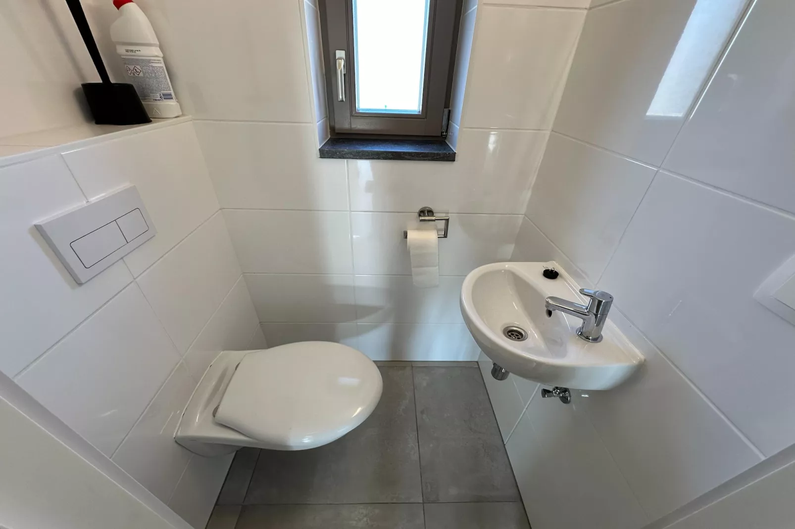 2WH / 18-Bathroom