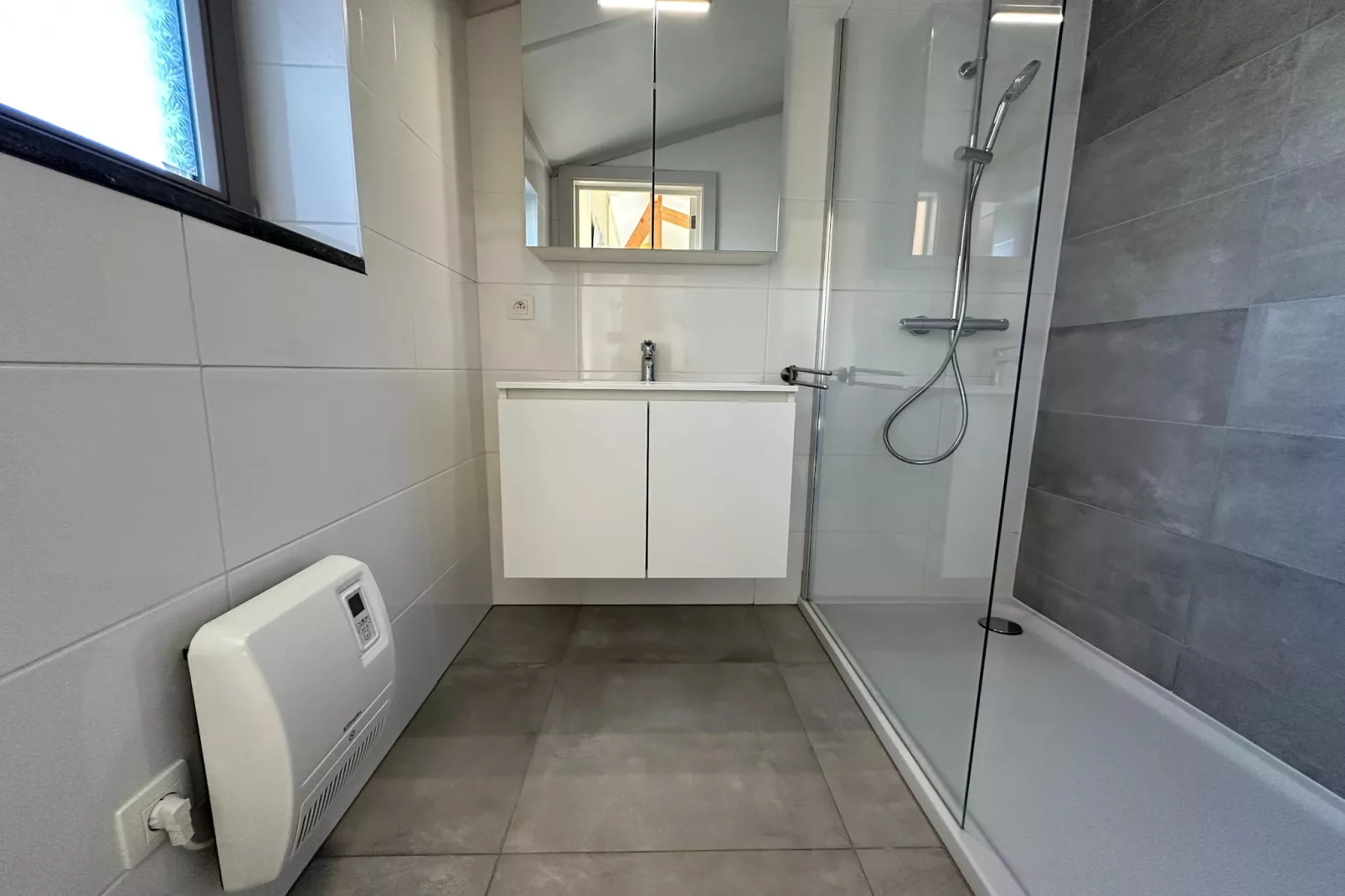 2WH / 18-Bathroom
