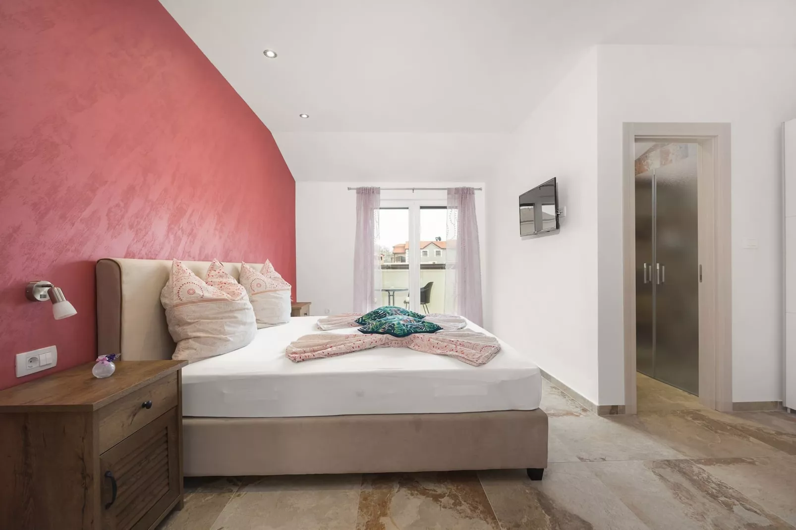 Villa Nur Amela with Pool, Jacuzzi, Darts-Chambre