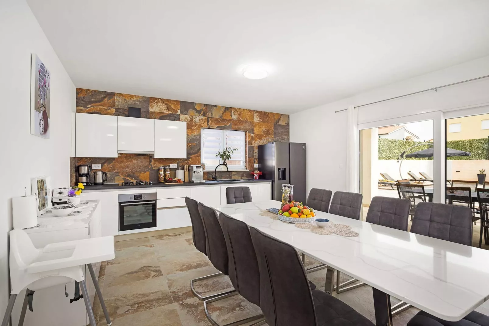Villa Nur Amela with Pool, Jacuzzi, Darts-Cuisine