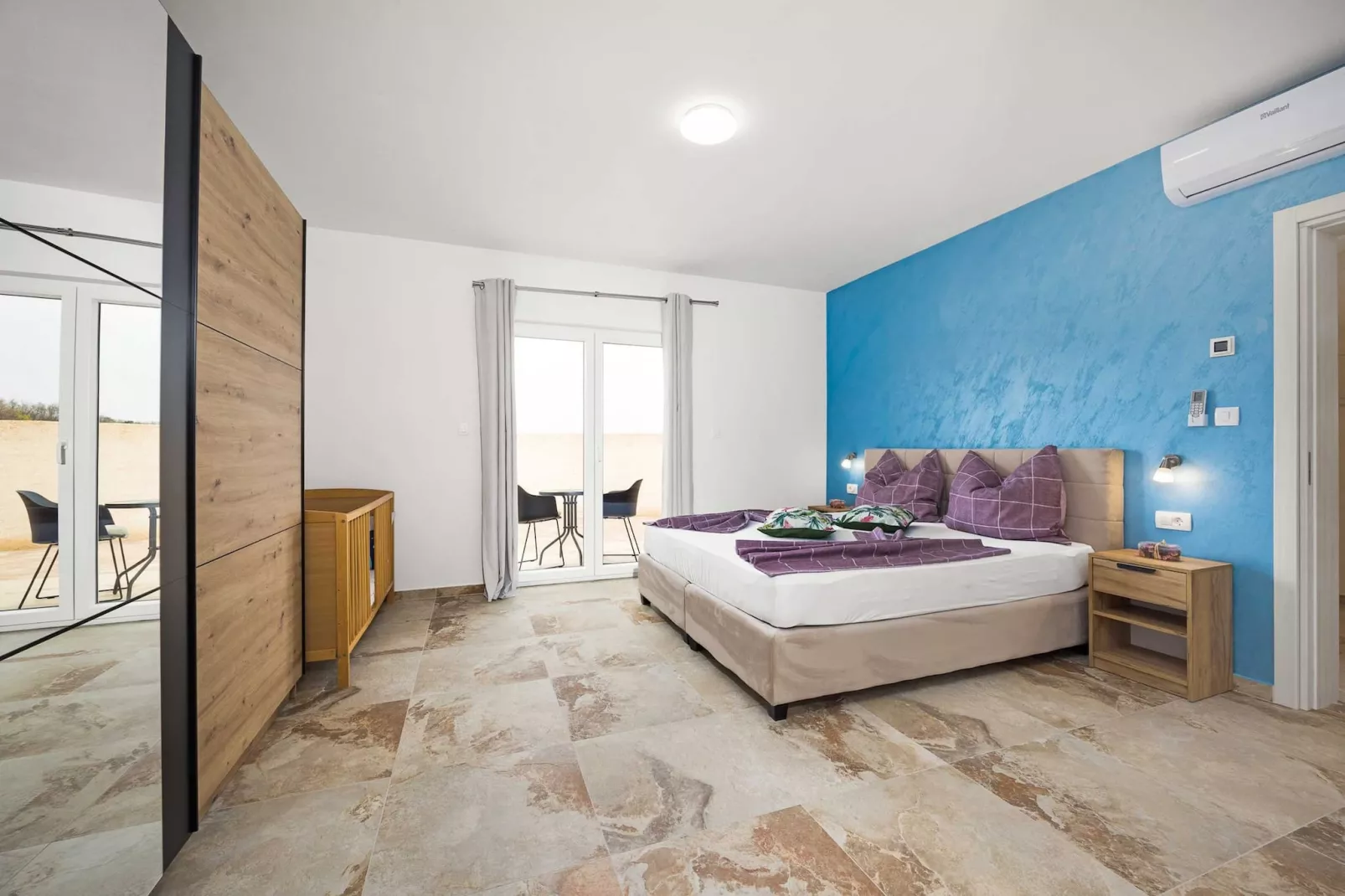 Villa Nur Amela with Pool, Jacuzzi, Darts-Chambre