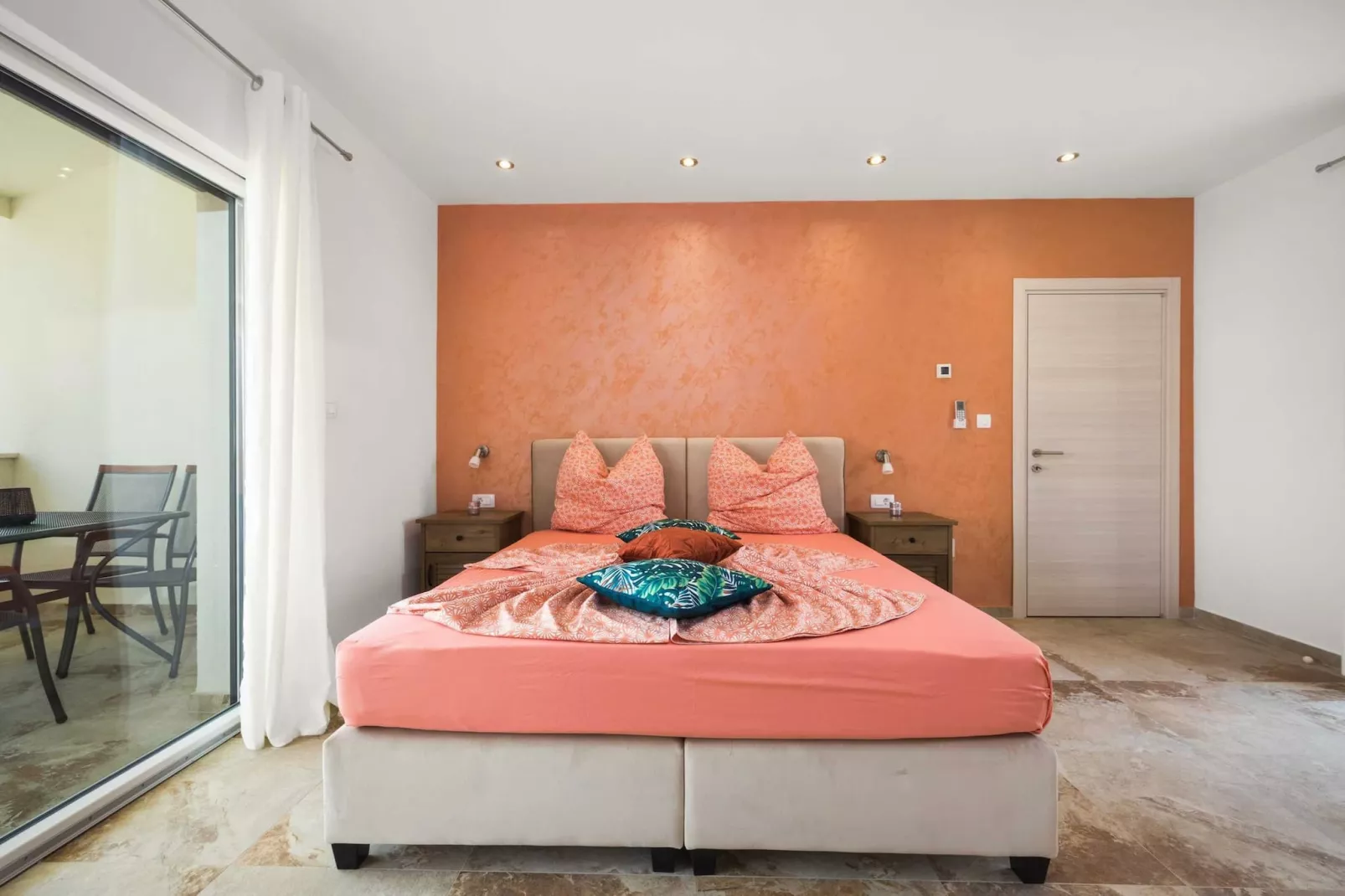 Villa Nur Amela with Pool, Jacuzzi, Darts-Chambre