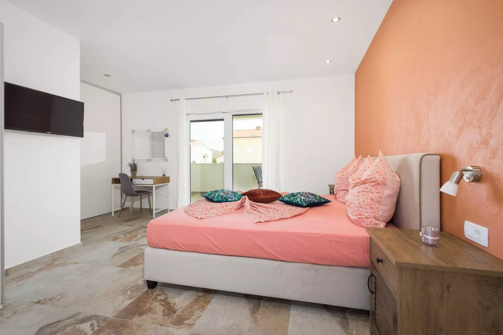 Villa Nur Amela with Pool, Jacuzzi, Darts-Chambre