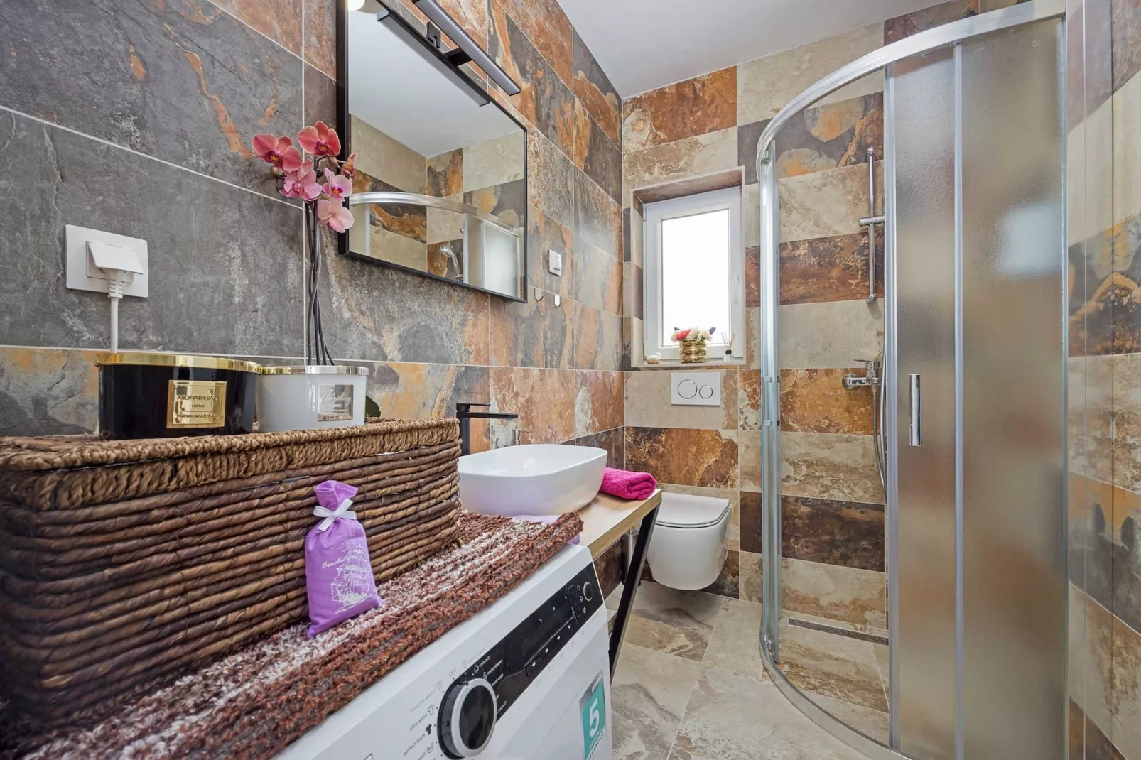 Villa Nur Amela with Pool, Jacuzzi, Darts-Salle de bain
