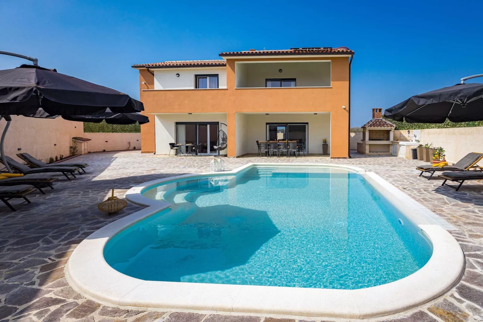 Villa Nur Amela with Pool, Jacuzzi, Darts-Extérieur