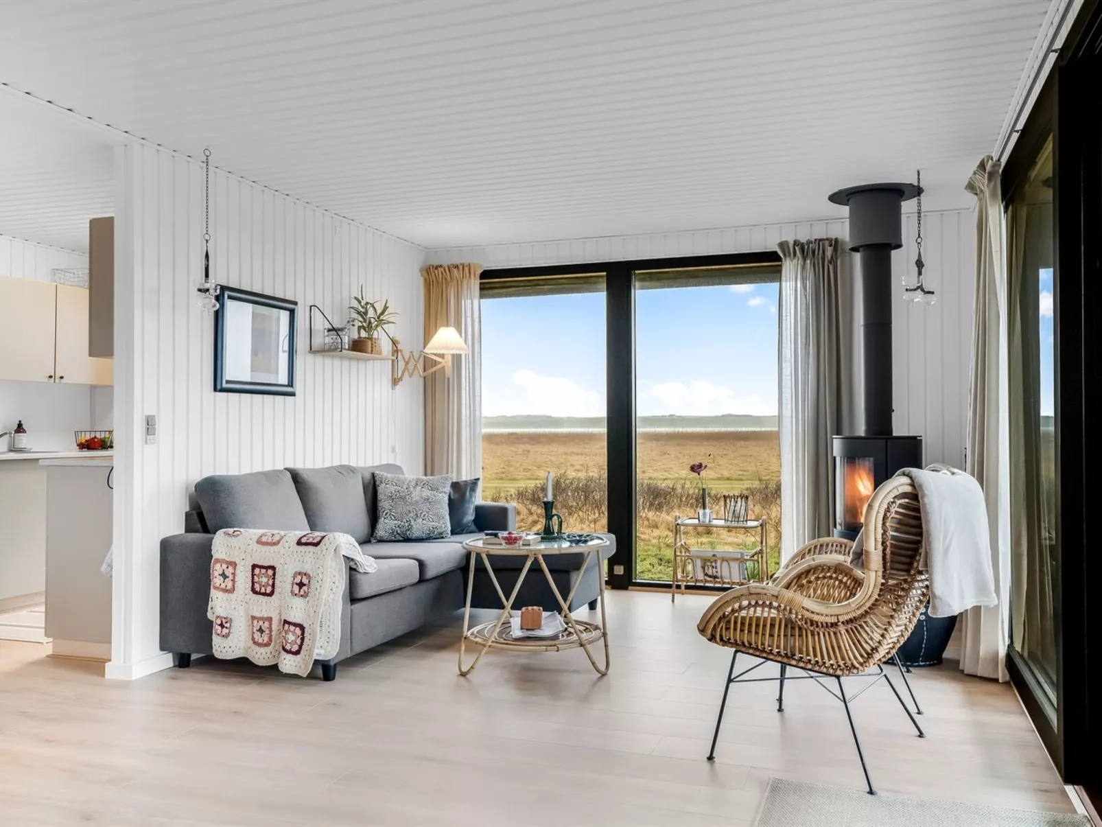 "Waghn" - 250m from the sea-Inside