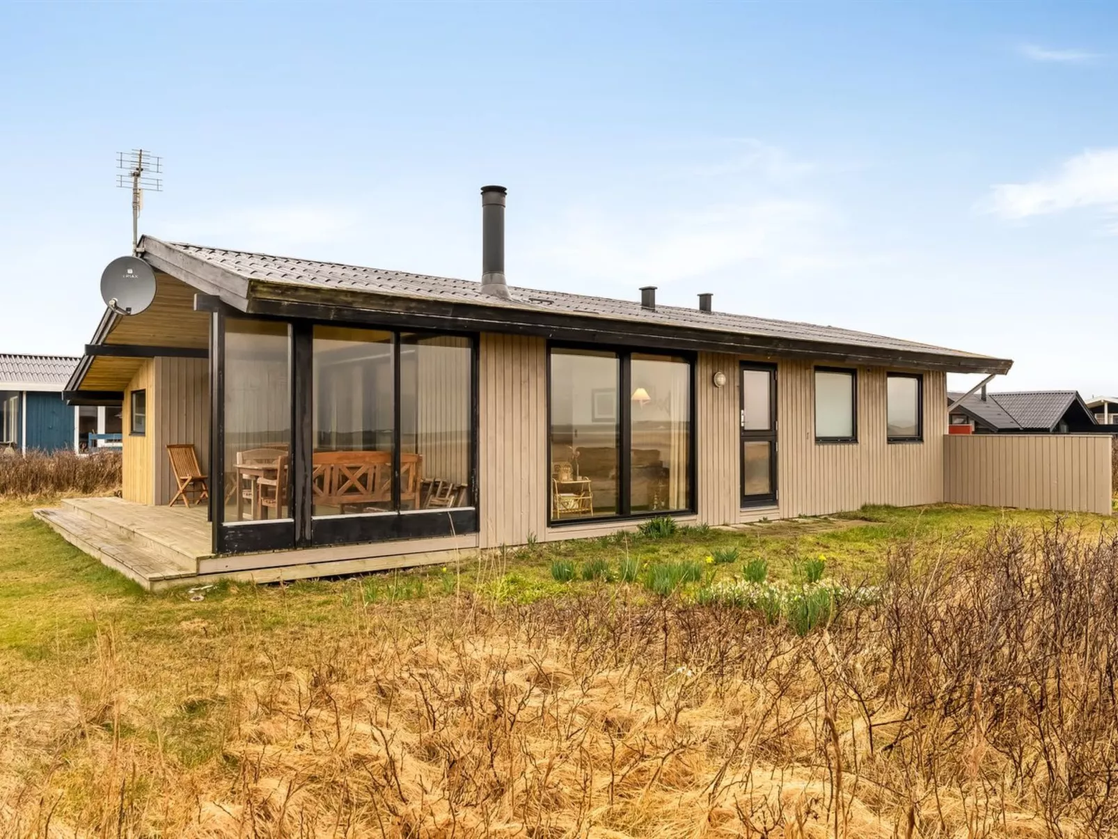 "Waghn" - 250m from the sea-Outside