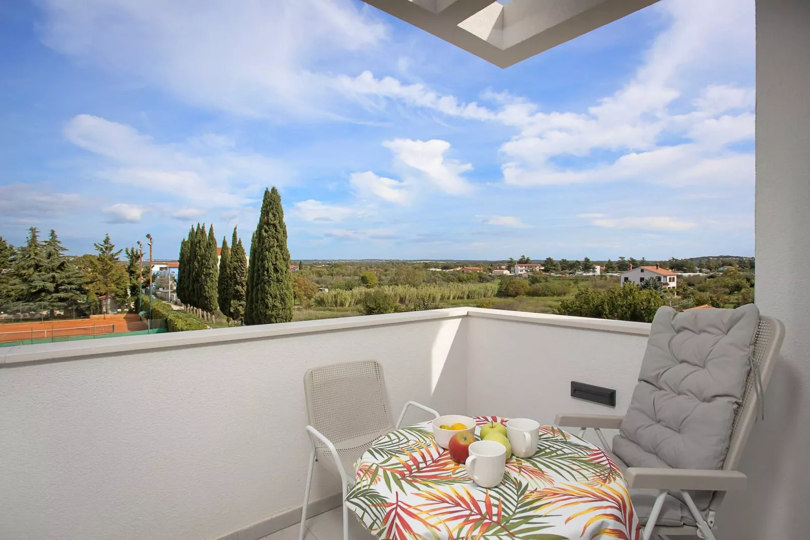 Lana Luxe - One Bedroom Apartment with Balcony-Balcon-terrasse