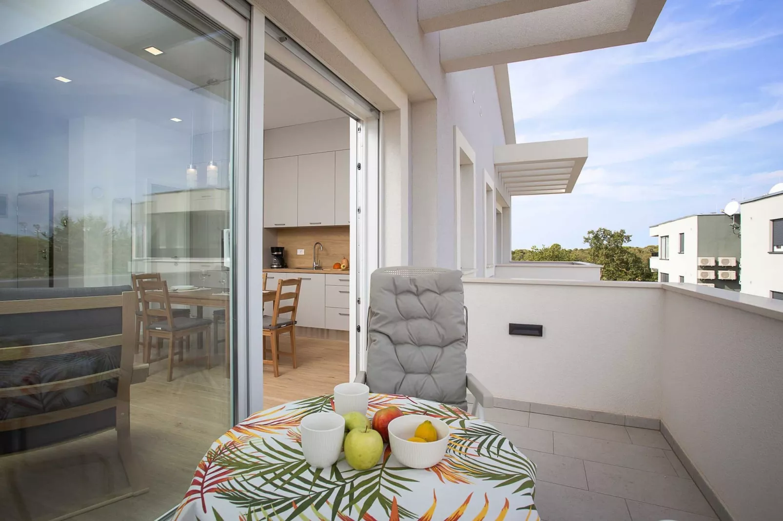 Lana Luxe - One Bedroom Apartment with Balcony-Balcon-terrasse