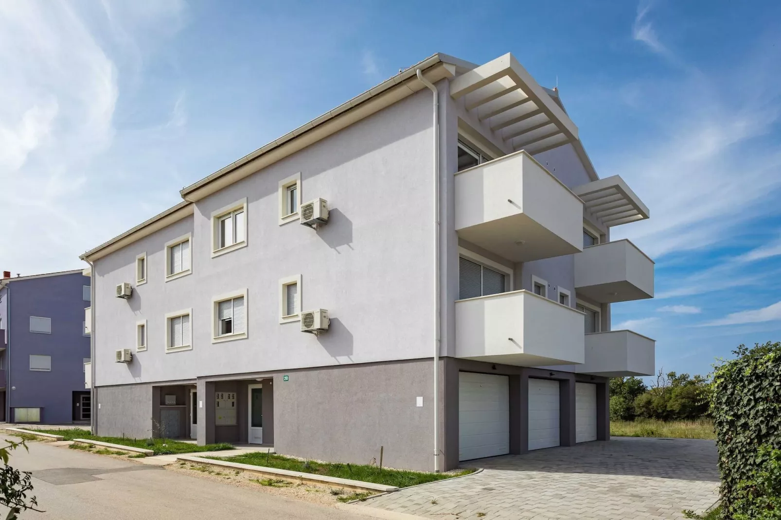 Lana Luxe - One Bedroom Apartment with Balcony-Extérieur