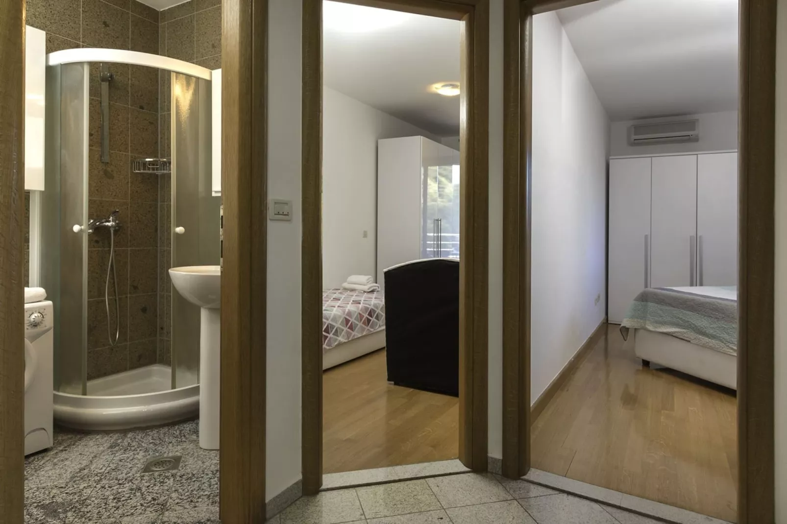 Apartment Banjole - 200 m from the Beach-Bathroom