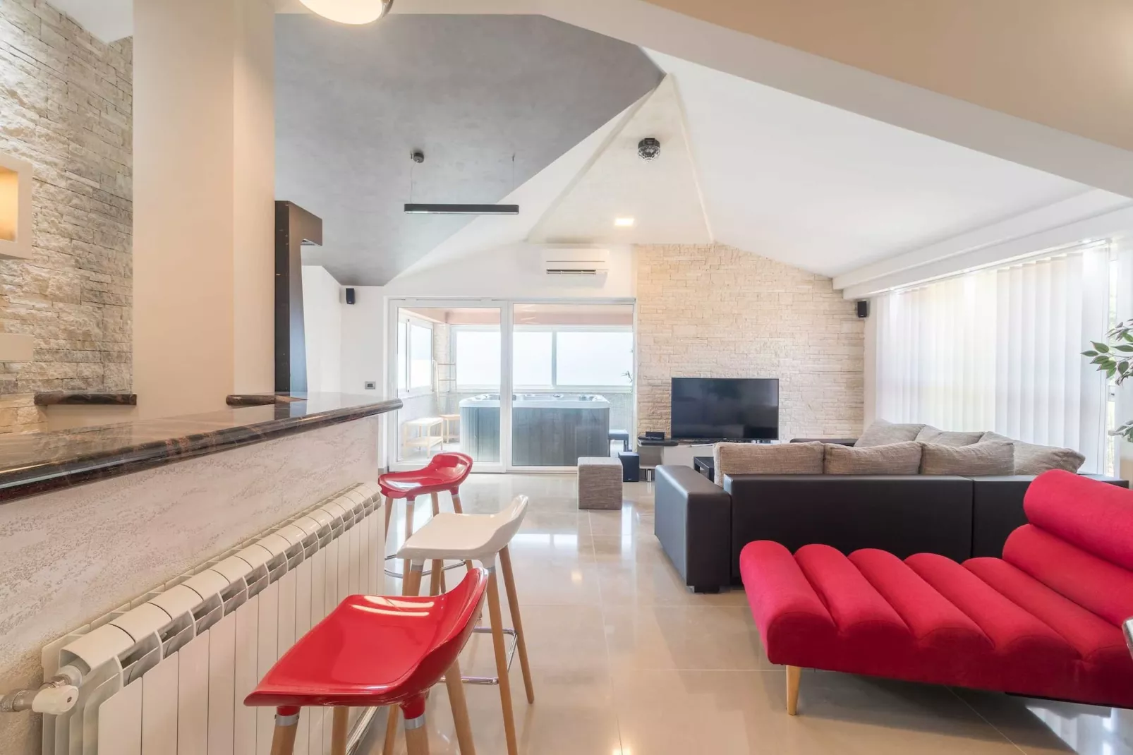 IstraKamen 16+2- Pool, Jacuzzi, Sports-Living room