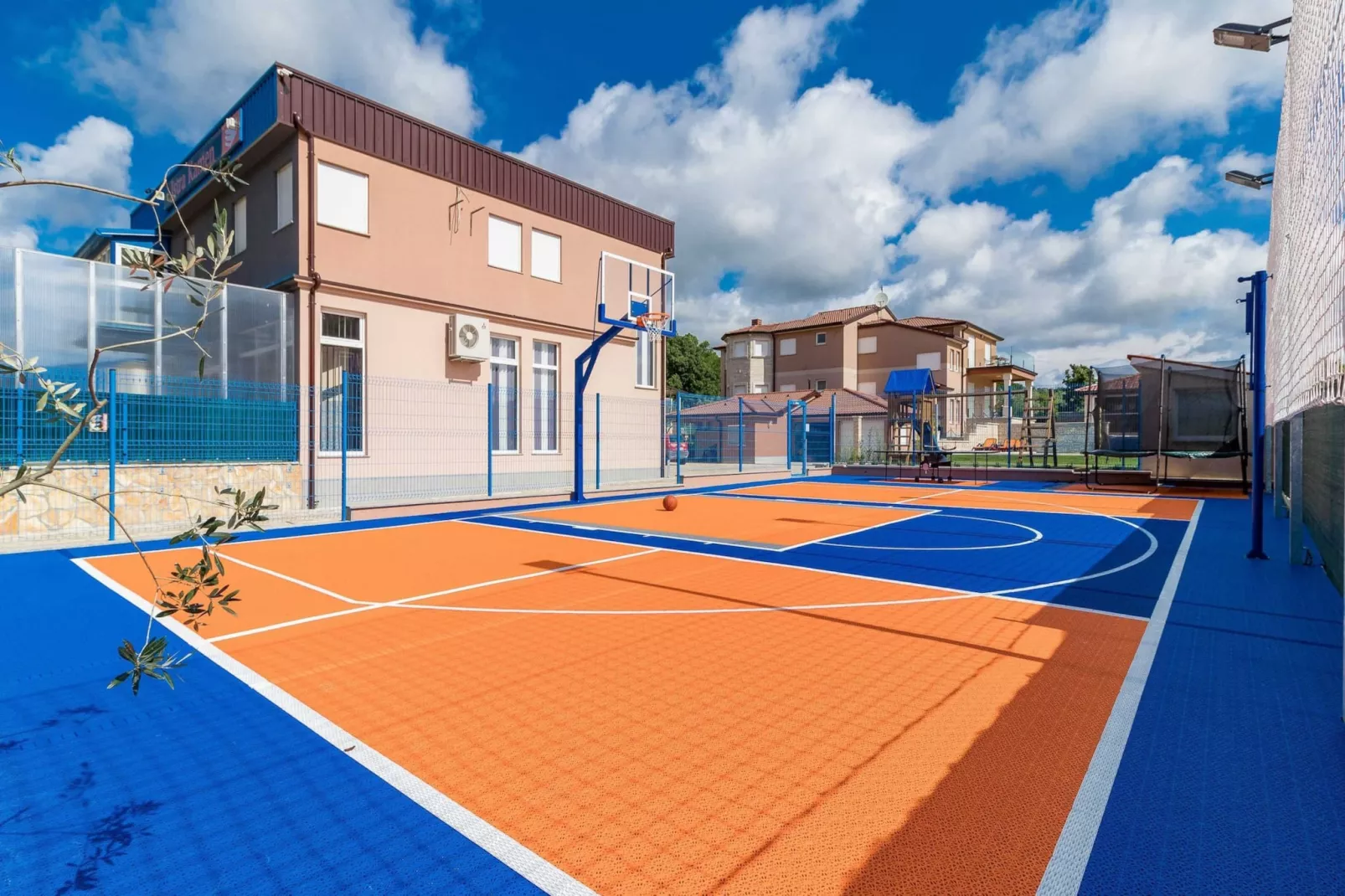 IstraKamen 16+2- Pool, Jacuzzi, Sports-Facilities