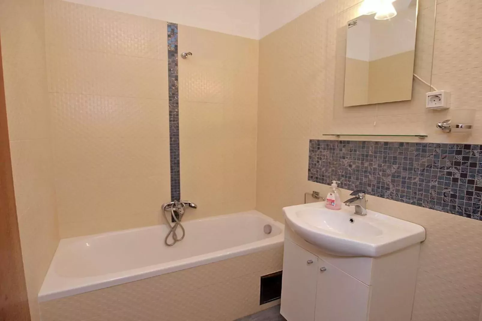 Gortan´s Cove A1 - Three Bedroom Apartment Mare-Salle de bain