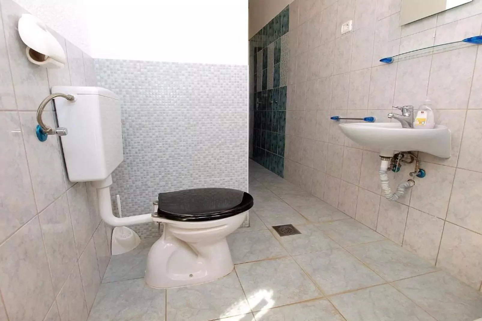 Gortan´s Cove A1 - Three Bedroom Apartment Mare-Salle de bain