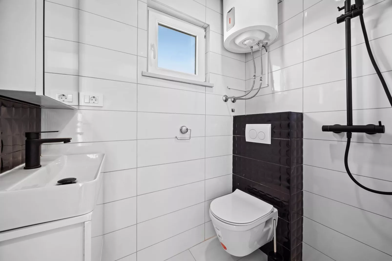 Capitolina Studio Apartment-Bathroom