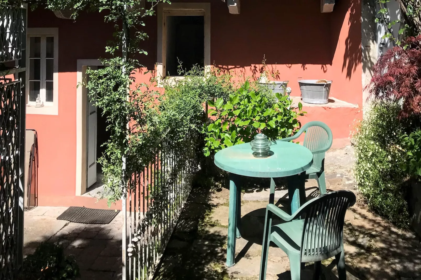 Ai Rronchi - piccolo appartamento con giardino a Cannero-Gardens summer