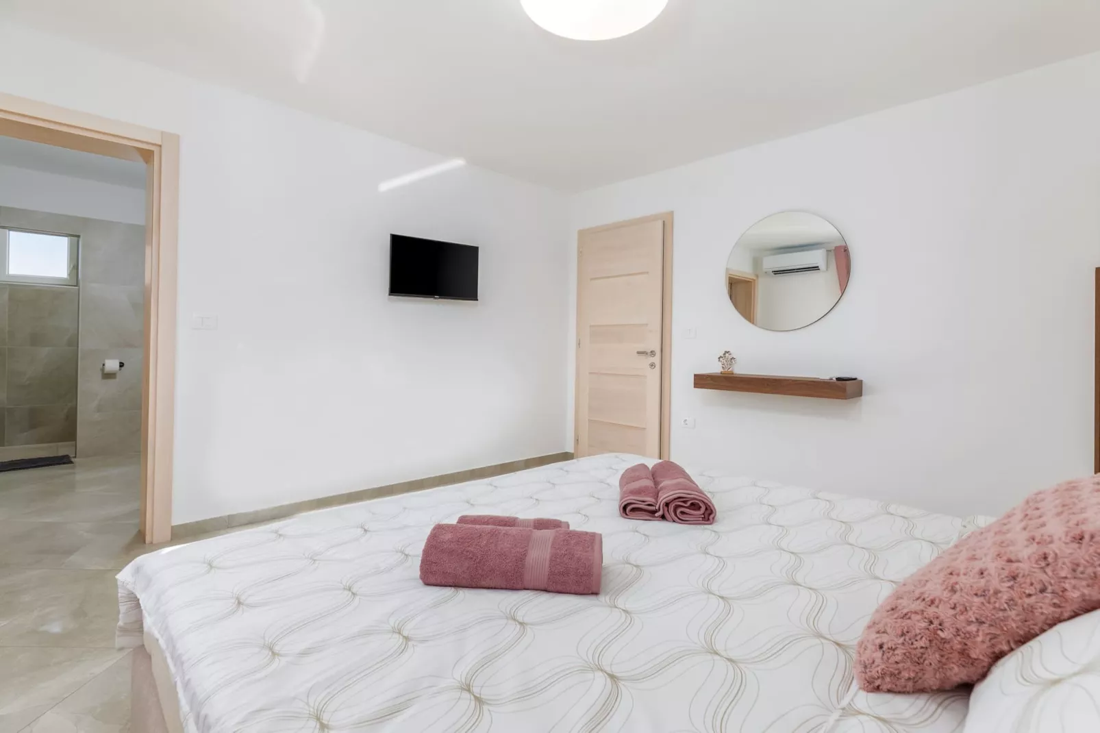 Villa Berg II - Pool, Game Room, Trampoline-Bedroom