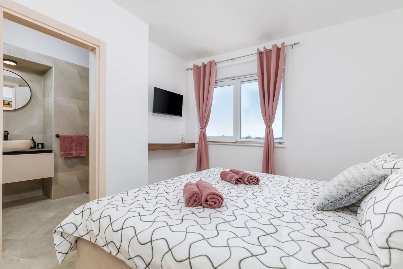 Villa Berg II - Pool, Game Room, Trampoline-Bedroom