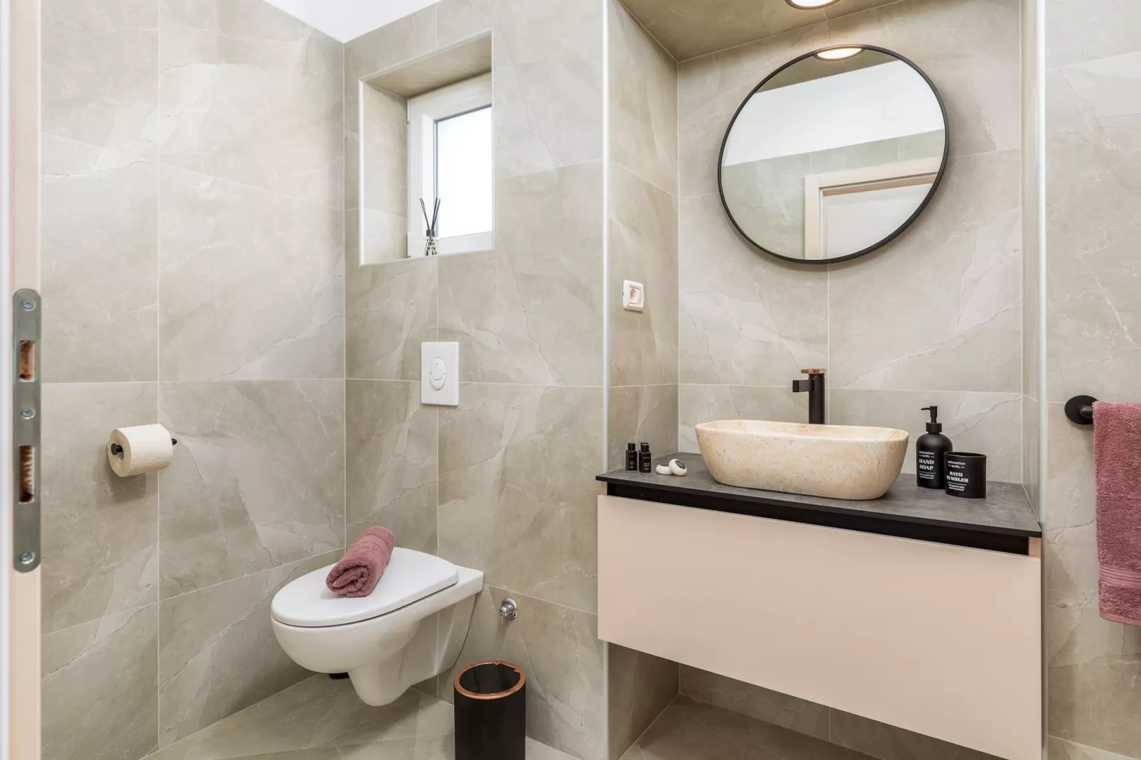 Villa Berg II - Pool, Game Room, Trampoline-Bathroom