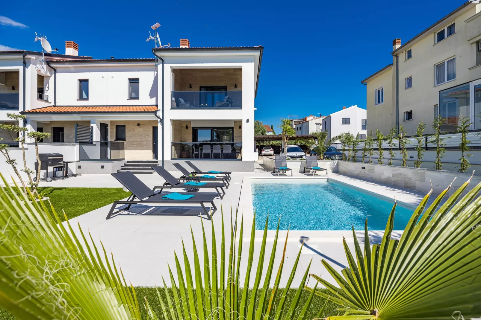 Villa Polaris - Luxurious Vacation Oasis-Außenbereich