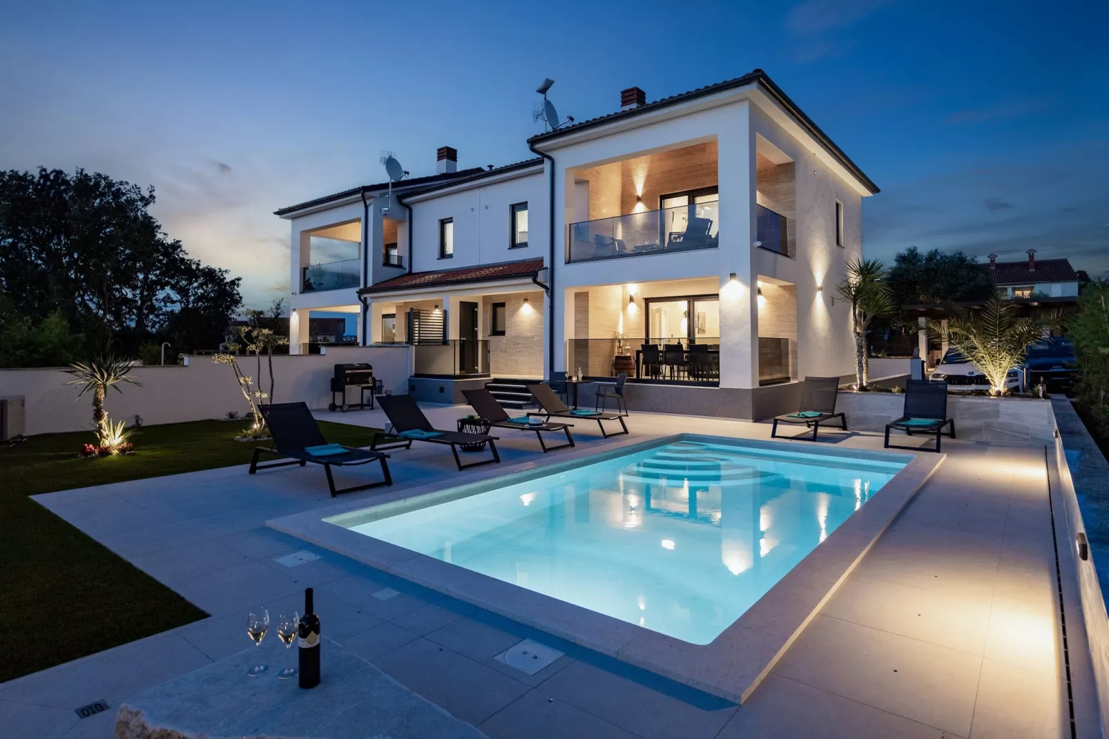 Villa Polaris - Luxurious Vacation Oasis-Außenbereich
