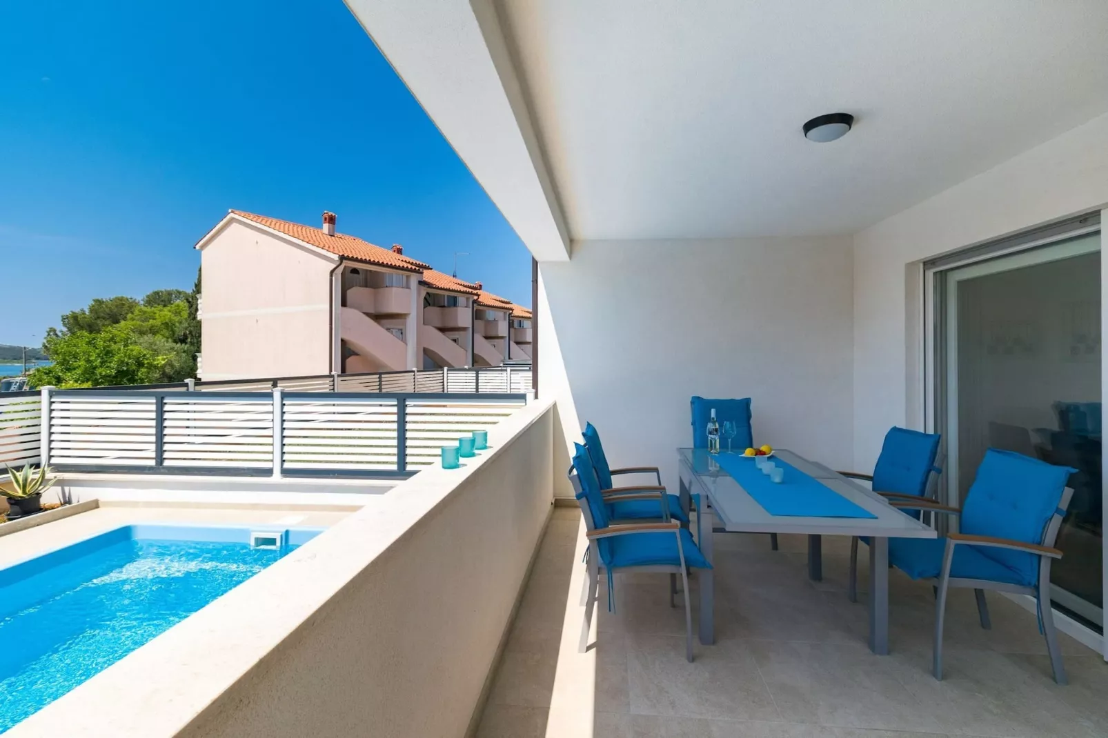 poolofhouse