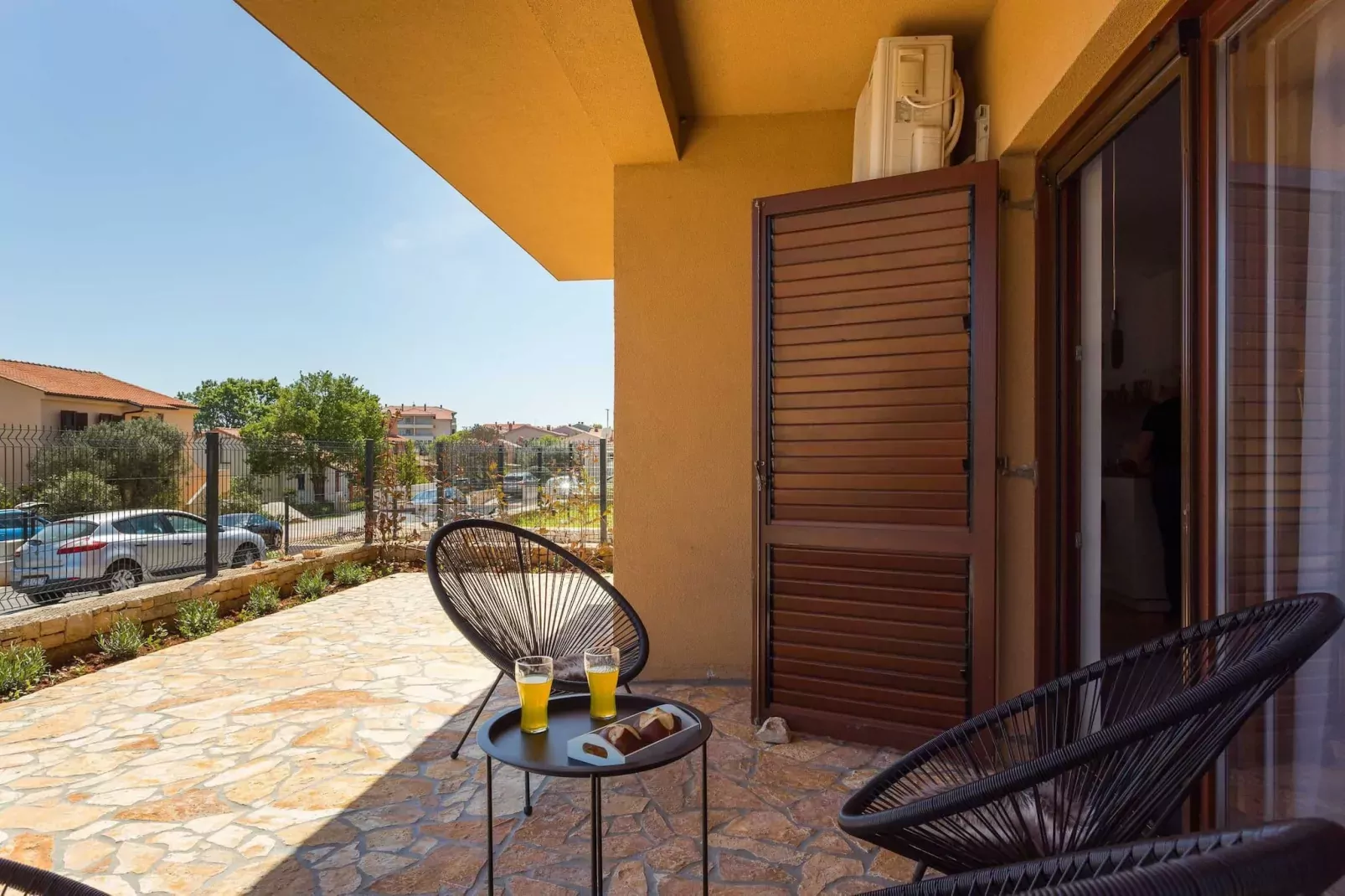 Cesare 1 - Modern Apartment with Shared Pool-Terrace