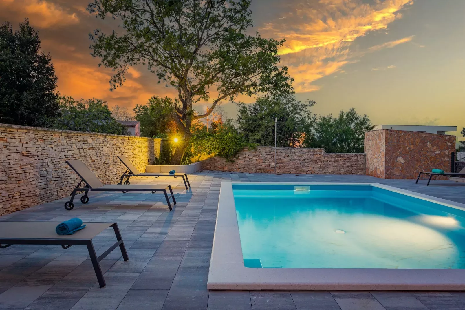 Cesare 1 - Modern Apartment with Shared Pool-Pool
