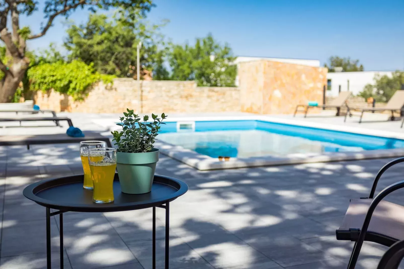 Cesare 1 - Modern Apartment with Shared Pool-Pool