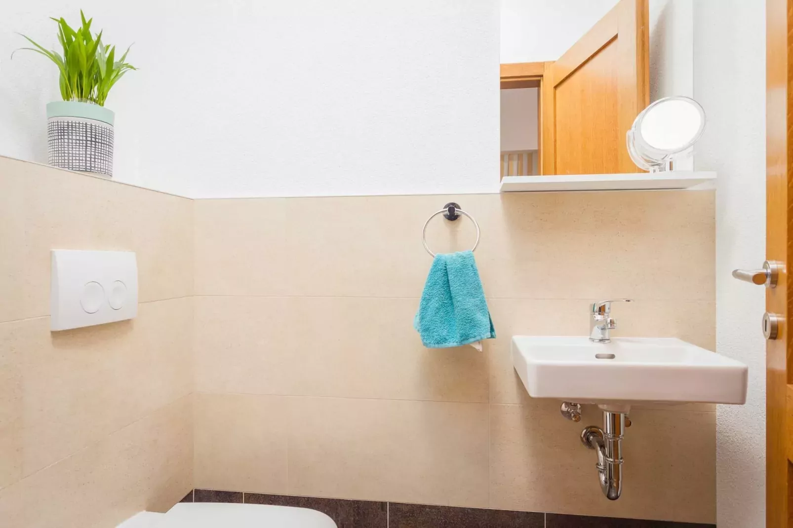 Cesare 1 - Modern Apartment with Shared Pool-Bathroom