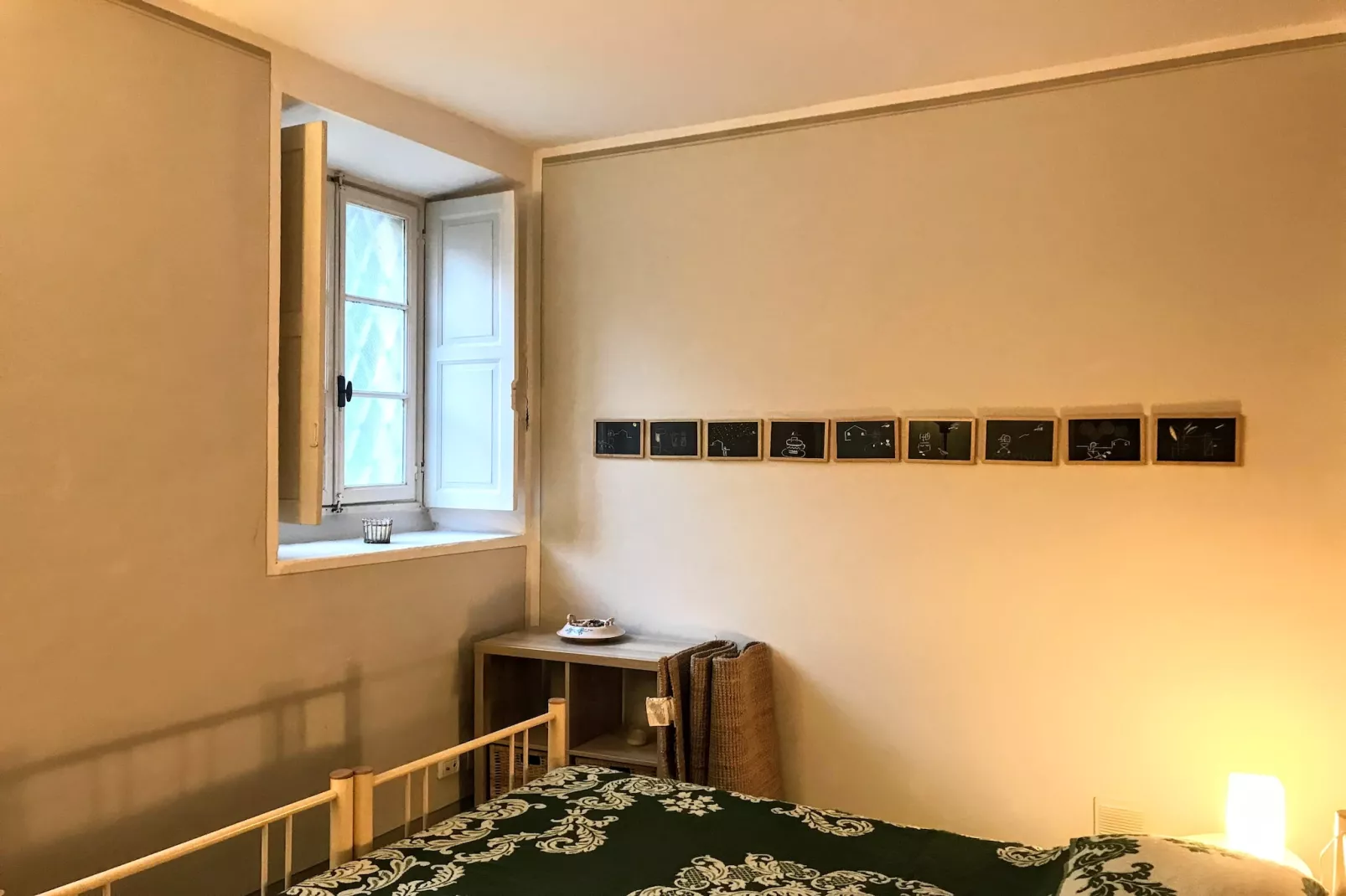 Ai Rronchi - piccolo appartamento con giardino a Cannero-Bedroom