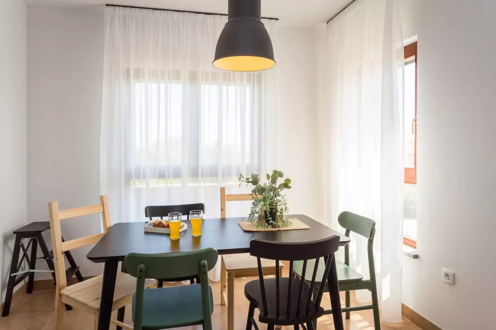 Cesare 3 - Modern Apartment with Shared Pool-Dining room