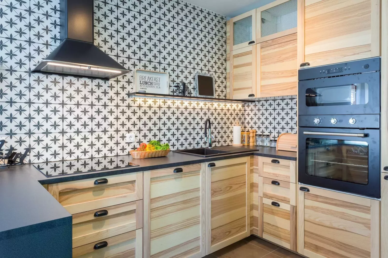 Cesare 3 - Modern Apartment with Shared Pool-Kitchen
