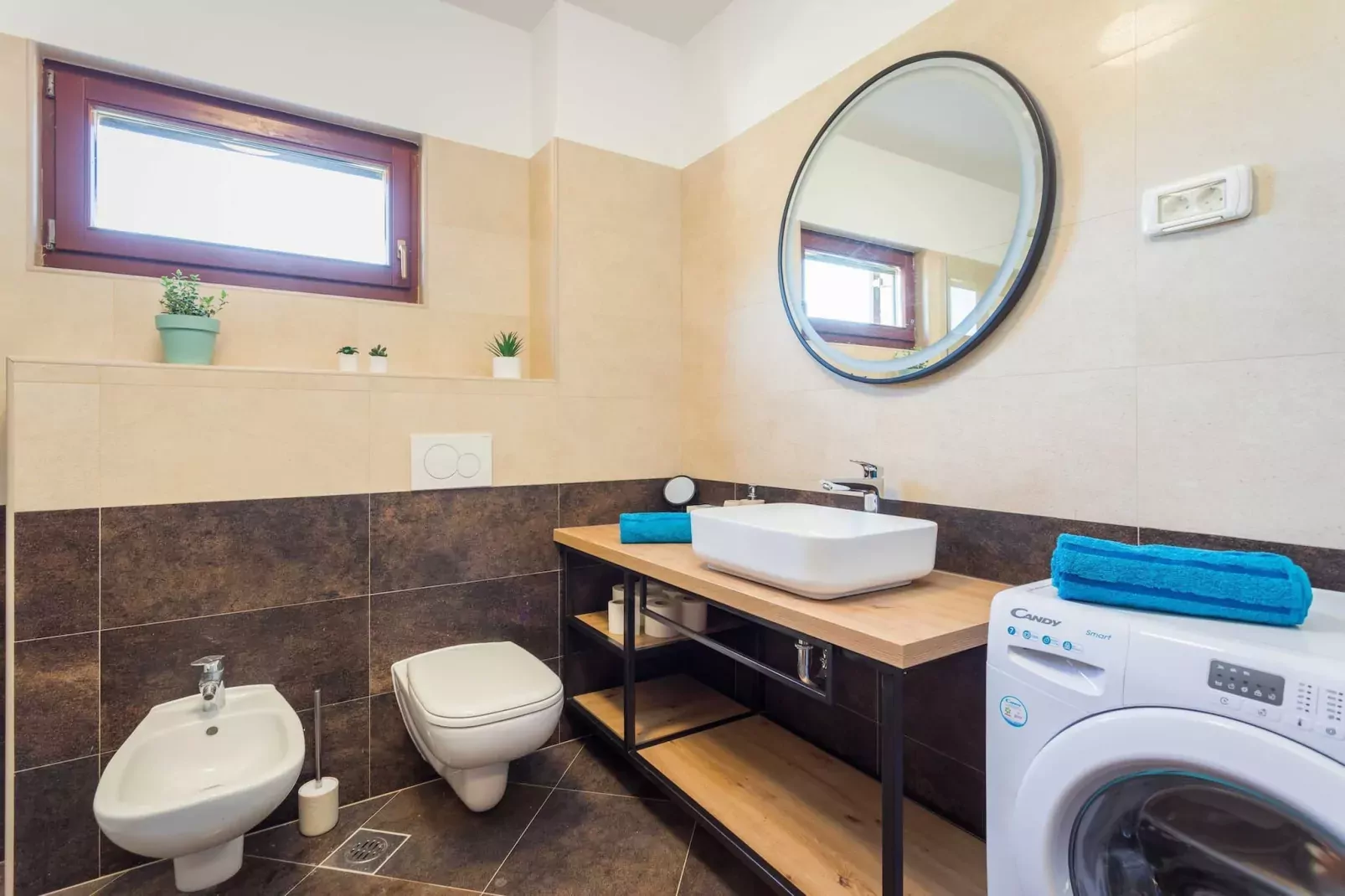 Cesare 3 - Modern Apartment with Shared Pool-Bathroom