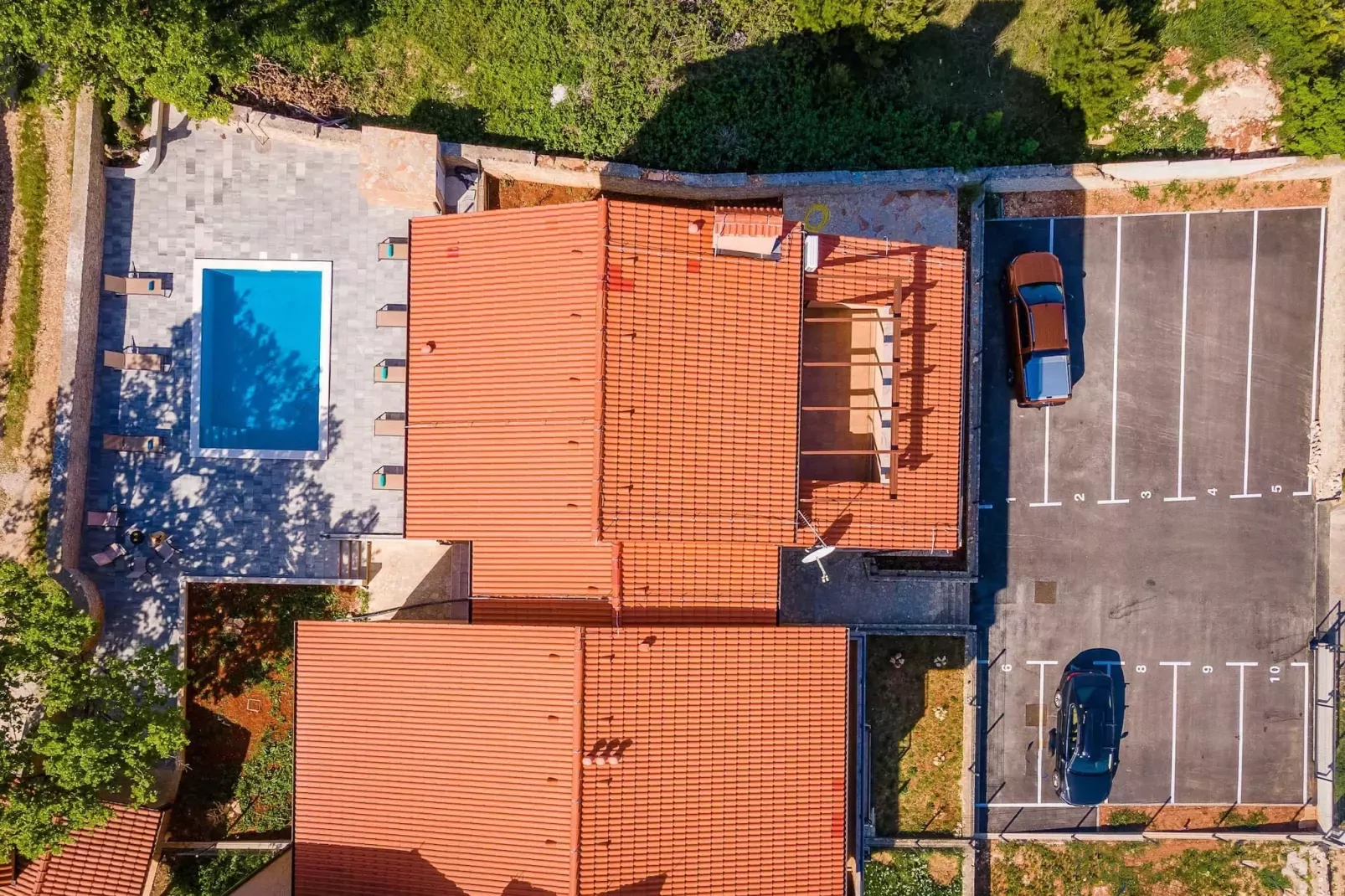 Cesare 3 - Modern Apartment with Shared Pool-Outdoor