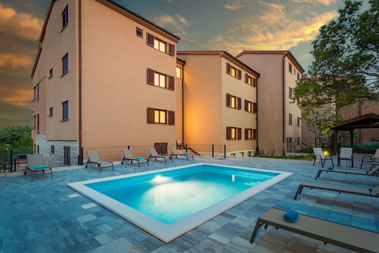 Cesare 5-Modern Apartment with Shared Pool-Pool