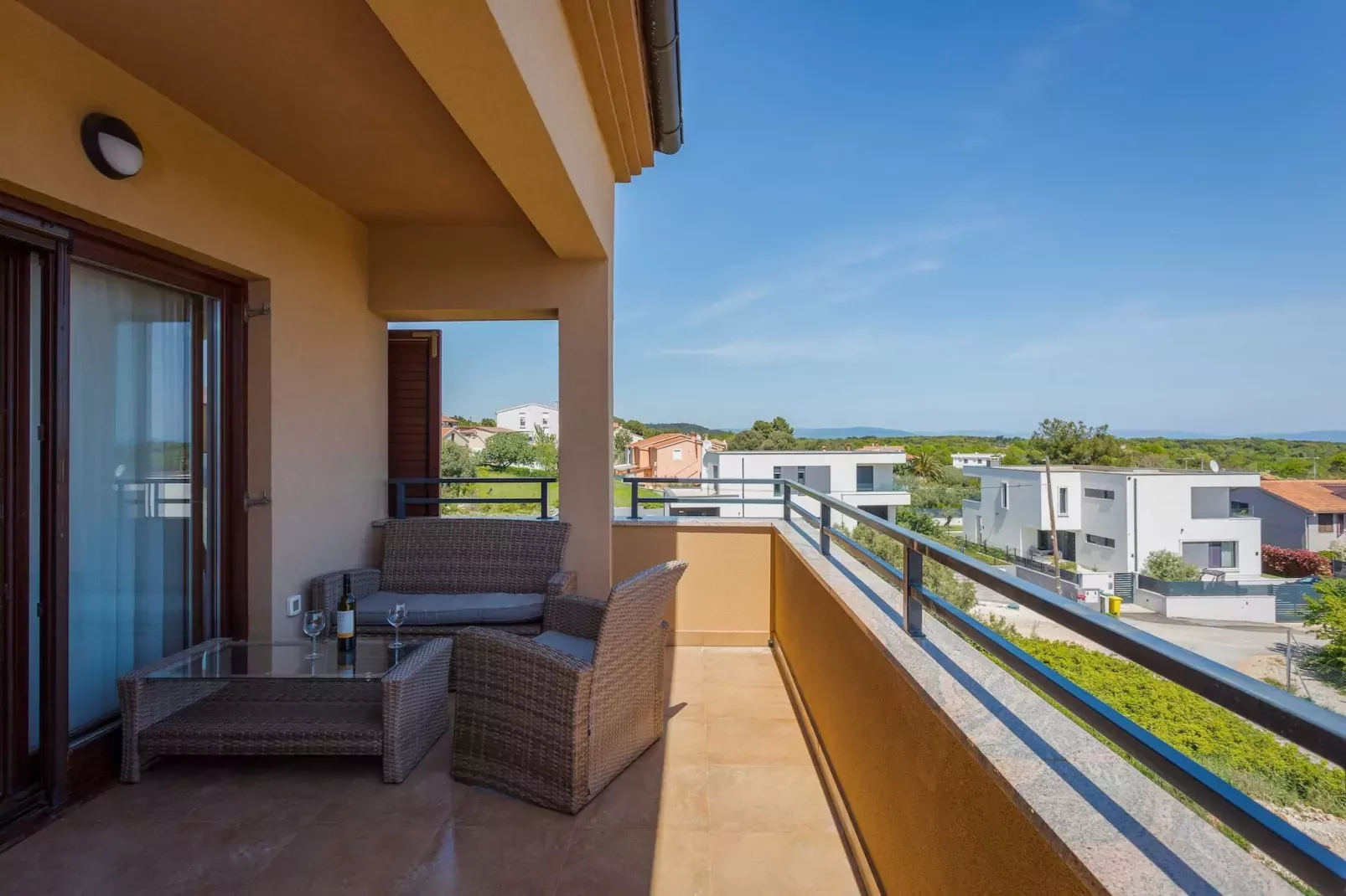 Cesare 5-Modern Apartment with Shared Pool-Terrace balcony