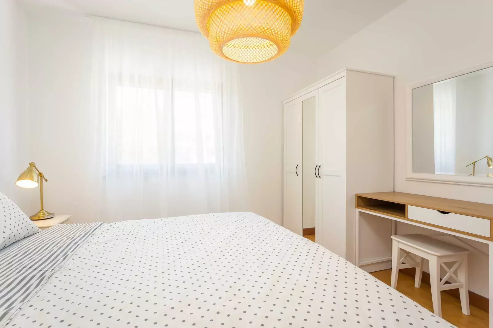 Cesare 5-Modern Apartment with Shared Pool-Bedroom
