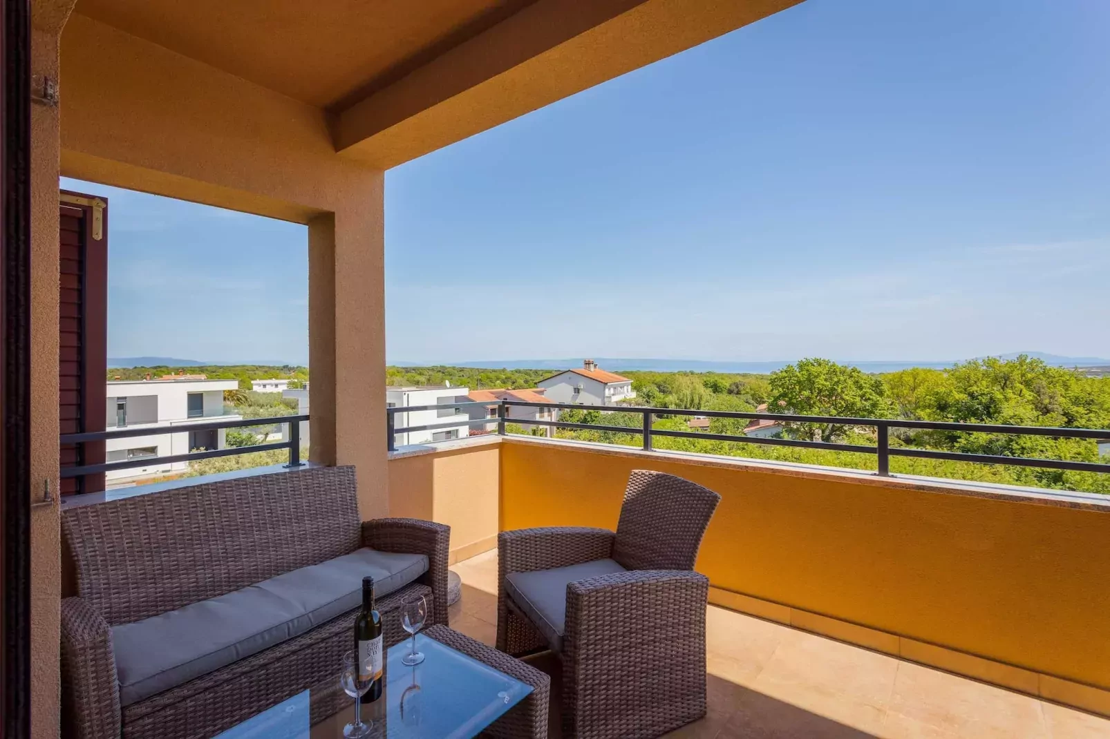 Cesare 5-Modern Apartment with Shared Pool-Terrace balcony