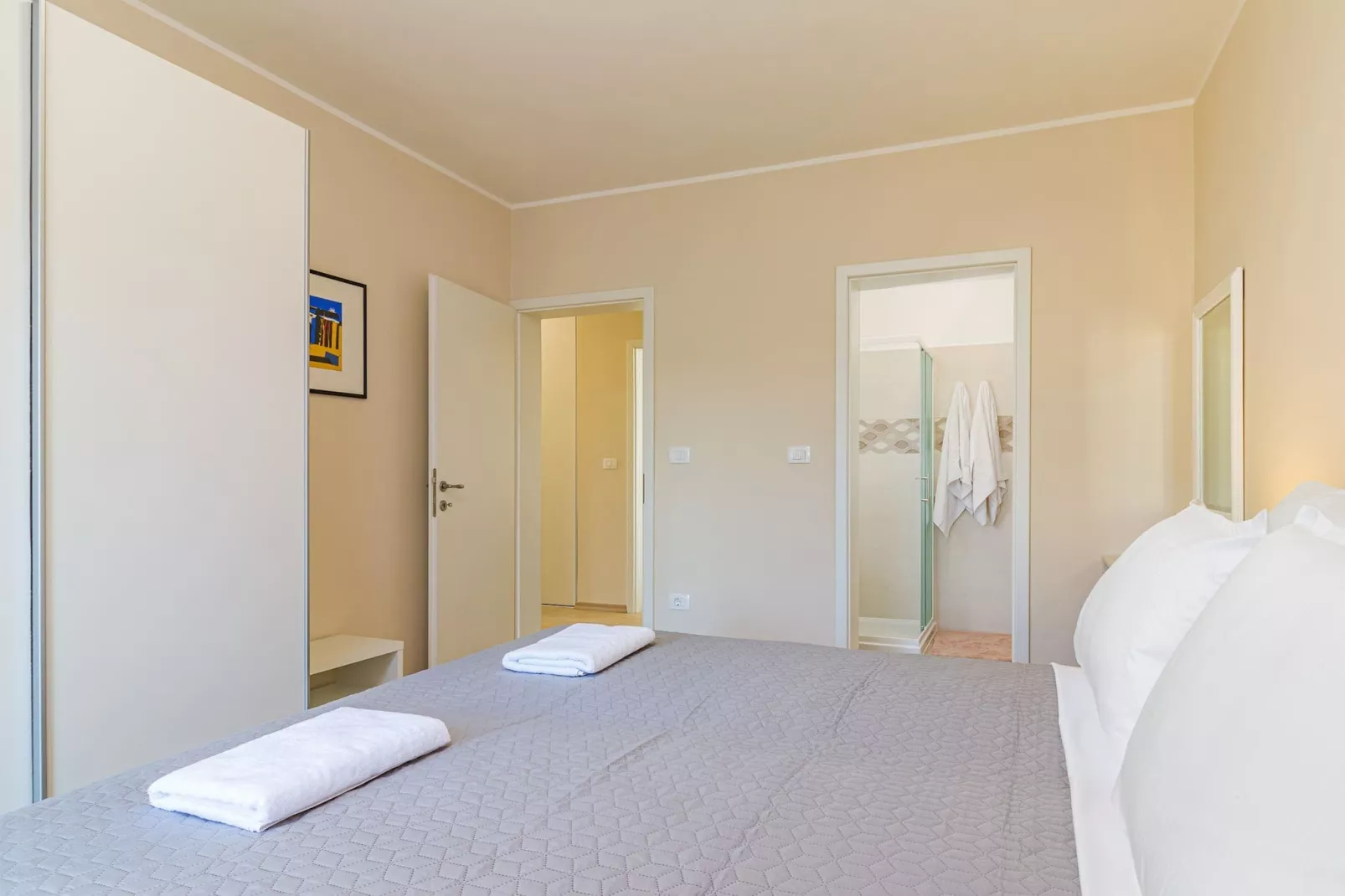 Modern, Elegant Apartment Anna (Rosemary)-Bedroom
