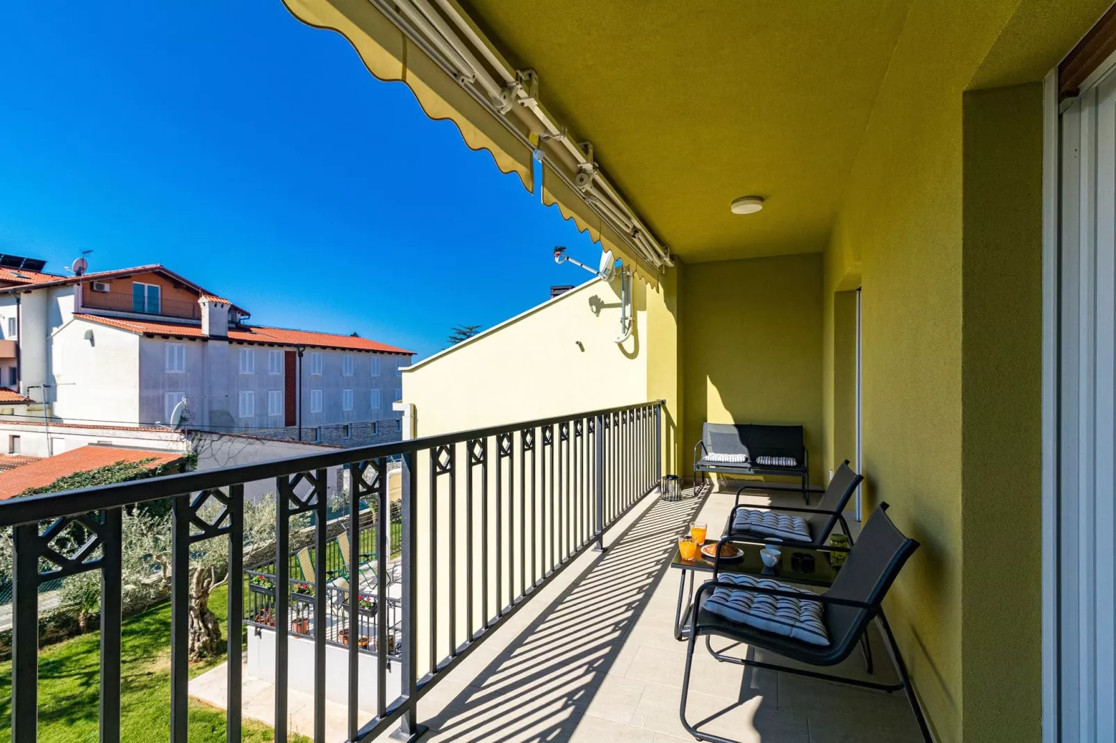 Modern, Elegant Apartment Anna (Rosemary)-Terrace balcony