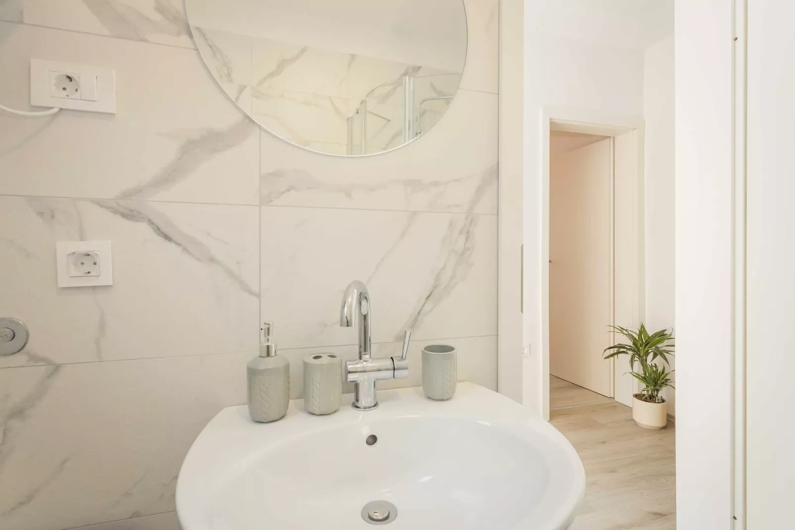 Eco - Beach House Peroj-Badezimmer